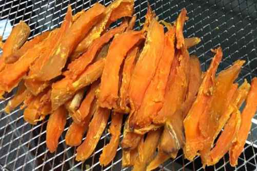 红薯图片，逶迤藤蔓陇间爬 翠叶垂荫掩地瓜