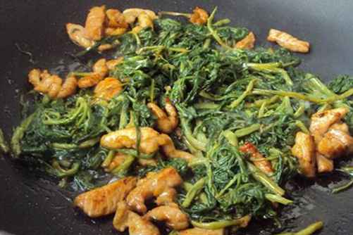 柳蒿芽的作用与功效，东北野菜柳蒿芽其貌不扬作用杠杠
