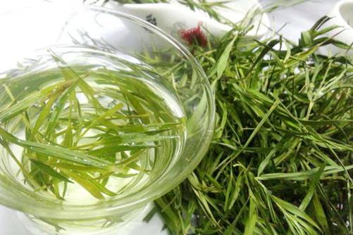 竹叶的功效与作用 能清热除烦，还能生津及利尿