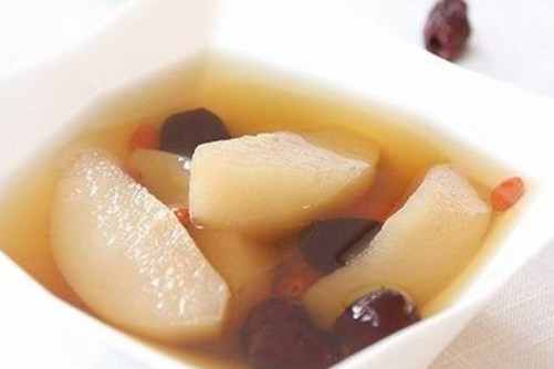 冰糖雪梨的功效与作用，冰糖雪梨 赶走咳嗽不是问题