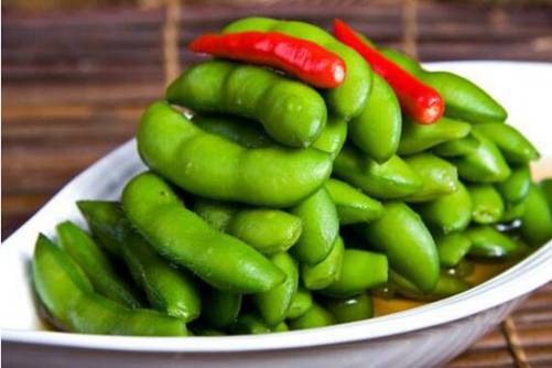黄豆图片，捋青捣软饥肠，问言豆叶几时黄