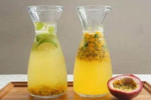 百香果泡水的正确方法，get酸爽可口的百香果气泡水