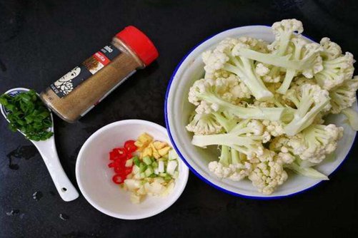 清炒菜花怎么炒好吃，菜花这样炒色香味俱全