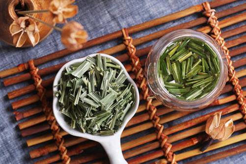 香茅草的功效与作用，能做烤鱼美食，还能除风湿通经络