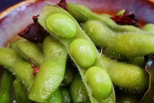 毛豆图片，豆白宜烹玉糁糜 绝胜云子雪翻匙