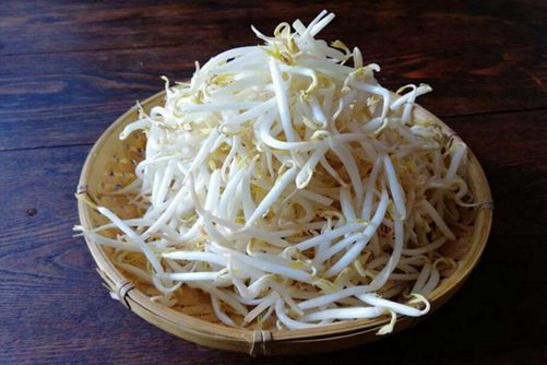 绿豆芽的做法，绿豆芽这样吃不仅味美而且营养更好