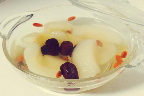 冰糖雪梨的功效与作用，冰糖雪梨 赶走咳嗽不是问题