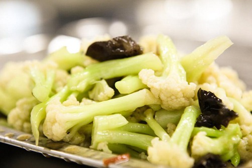 清炒菜花怎么炒好吃，菜花这样炒色香味俱全
