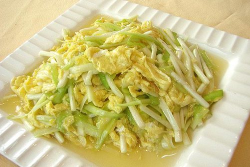 韭黄和韭菜的区别，韭黄和韭菜哪个营养更高呢